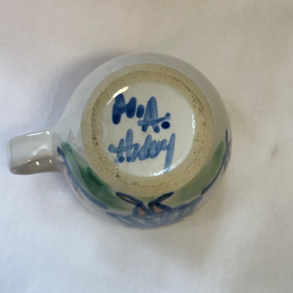 MA Hadley Pottery Farmer Coffee Tea Cup Mug Hand-painted Blue and White The End - Picture 4 of 4